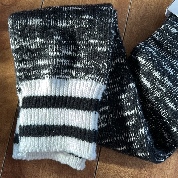 NWT⭐️ARDENE💫 Women’s Black/White Over-The-Knee Socks 🧦 - Picture 5 of 7
